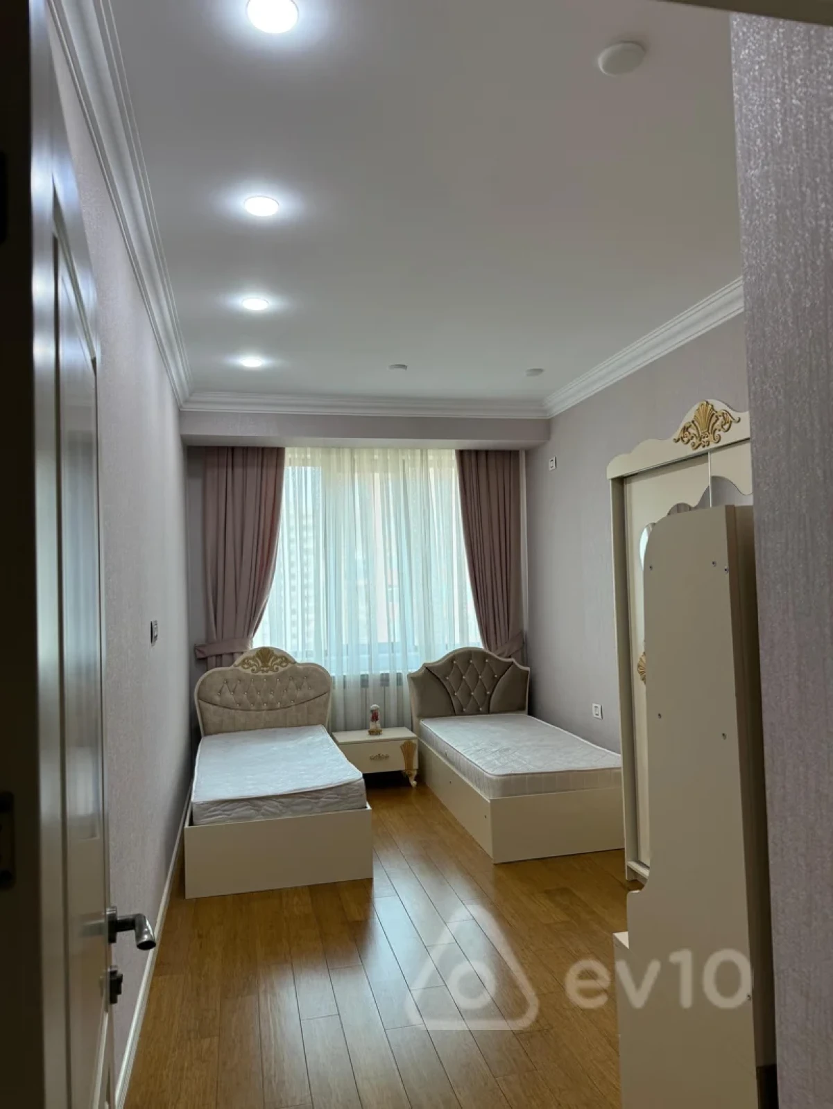 Kirayə verilir 3 otaqlı yeni tikili 90 m²