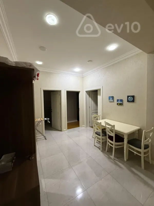 Kirayə verilir 3 otaqlı yeni tikili 90 m²