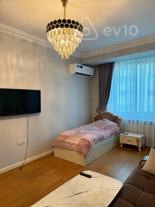 Kirayə verilir 3 otaqlı yeni tikili 90 m²