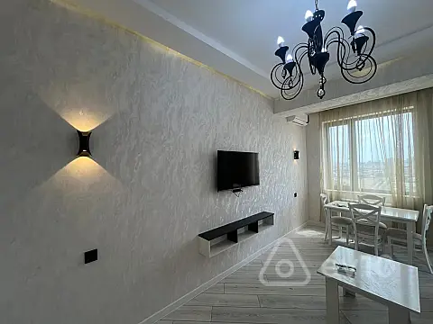 Kirayə verilir 3 otaqlı yeni tikili 100 m²