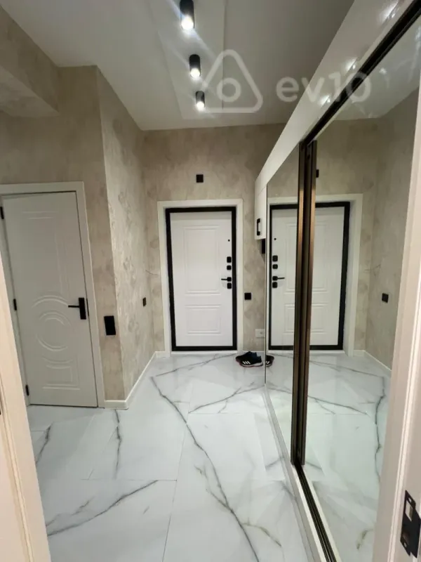 Kirayə verilir 3 otaqlı yeni tikili 100 m²