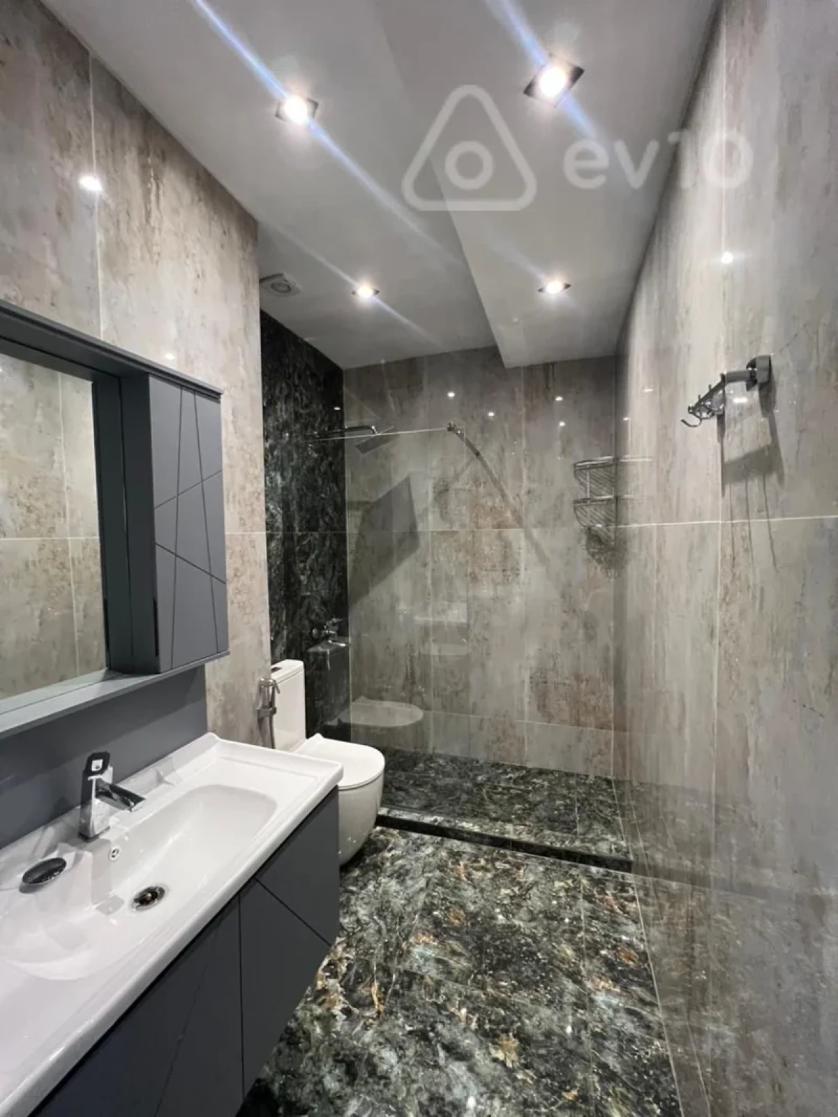 Kirayə verilir 3 otaqlı yeni tikili 100 m²