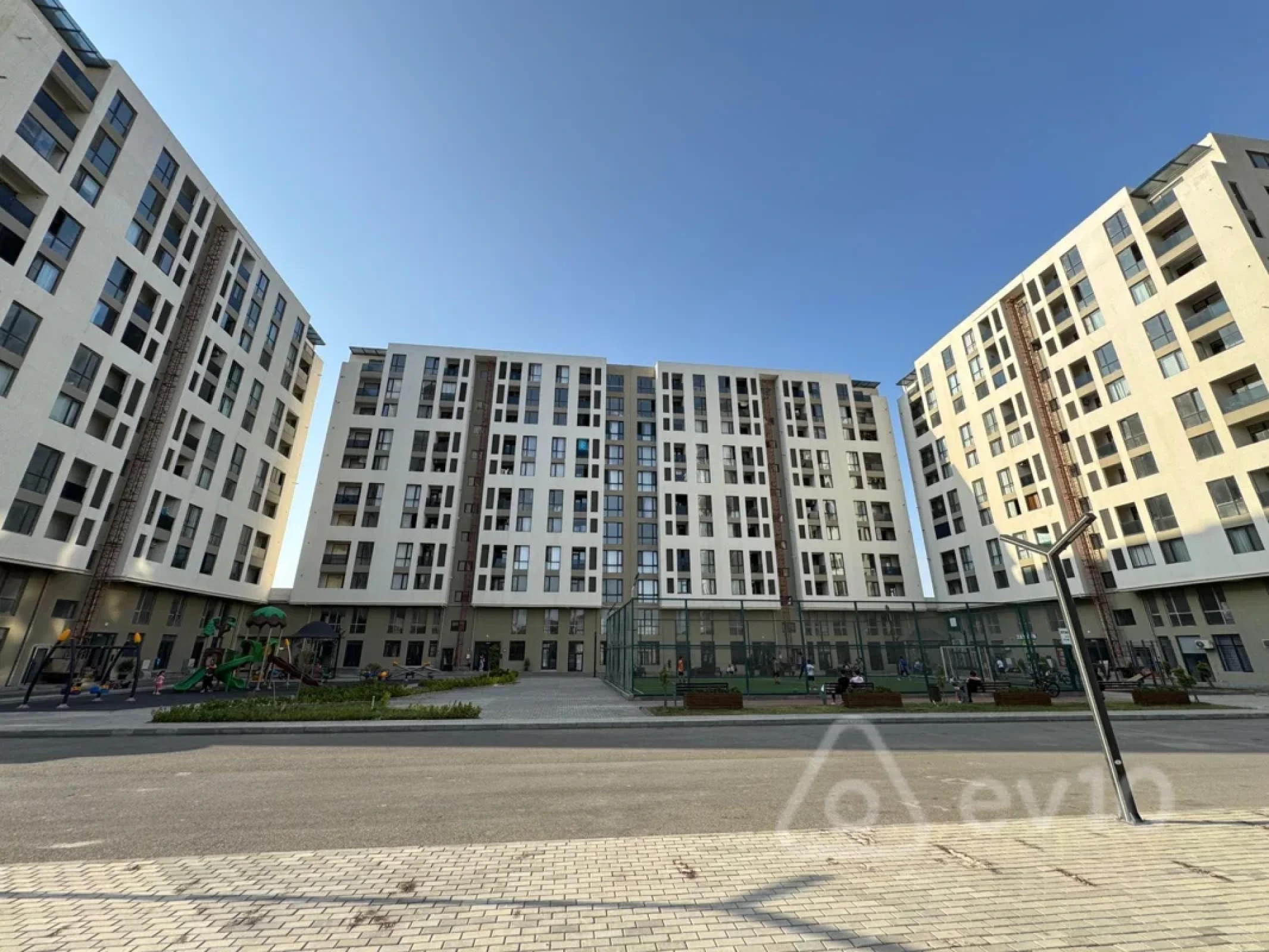 Kirayə verilir 3 otaqlı yeni tikili 100 m²