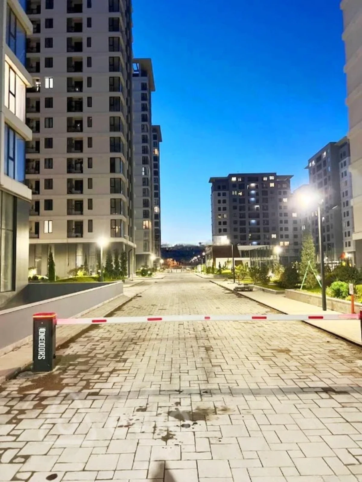Kirayə verilir 3 otaqlı yeni tikili 80 m²