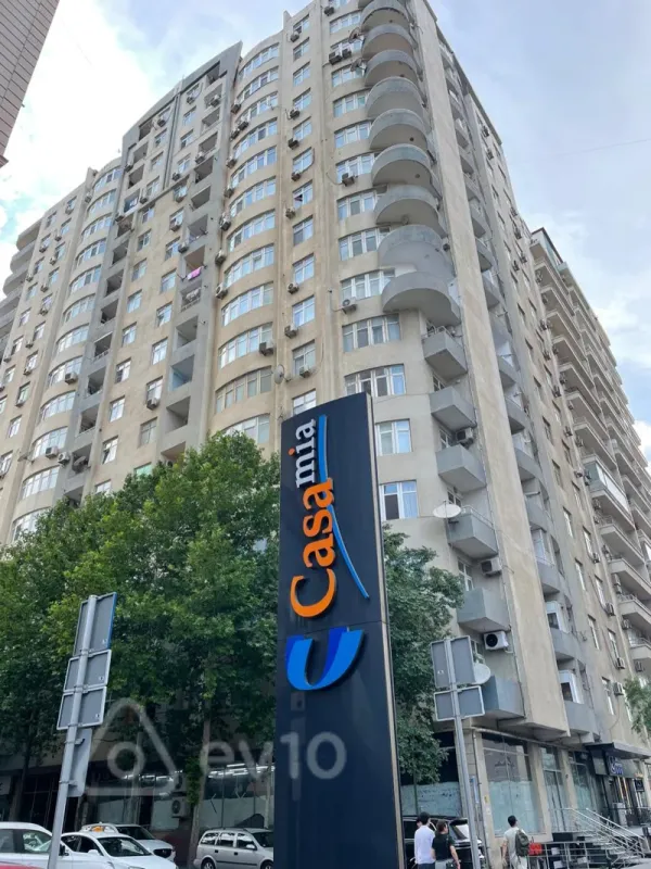 Kirayə verilir 3 otaqlı yeni tikili 145 m²