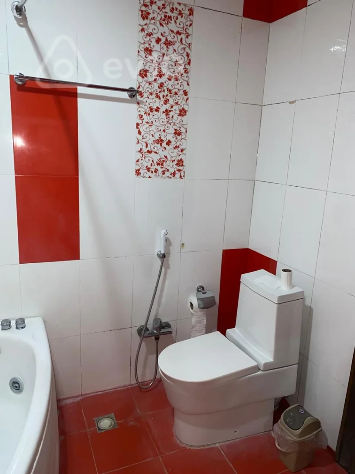 Kirayə verilir 2 otaqlı yeni tikili 76 m²