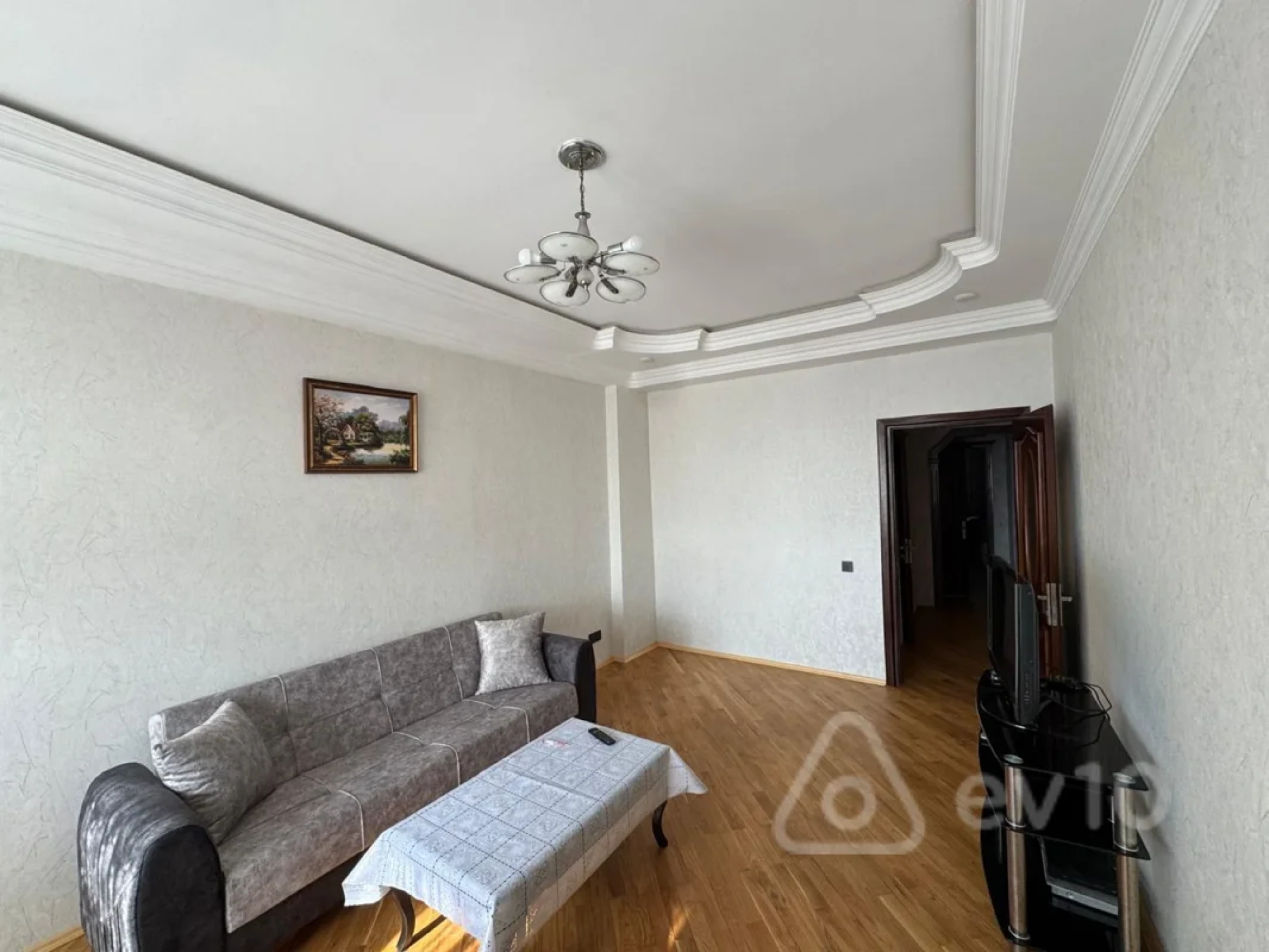 Kirayə verilir 3 otaqlı yeni tikili 145 m²
