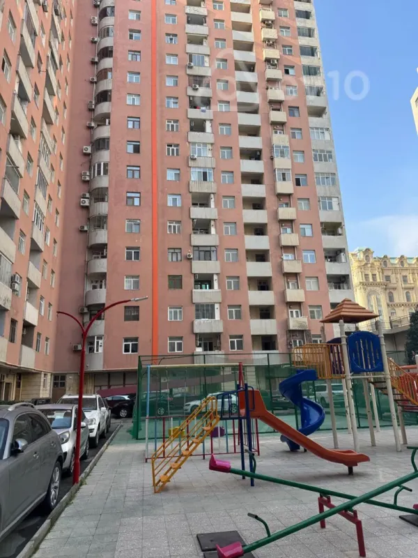 Kirayə verilir 3 otaqlı yeni tikili 145 m²