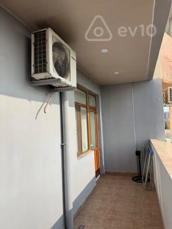 Kirayə verilir 3 otaqlı yeni tikili 145 m²