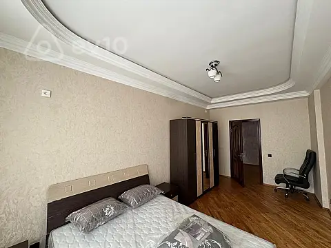 Kirayə verilir 3 otaqlı yeni tikili 145 m²