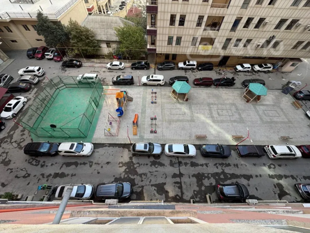 Kirayə verilir 3 otaqlı yeni tikili 145 m²