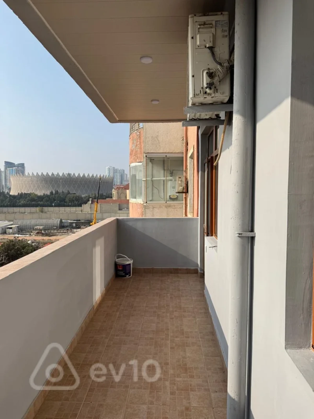 Kirayə verilir 3 otaqlı yeni tikili 145 m²