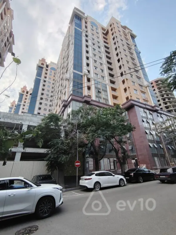 Kirayə verilir 3 otaqlı yeni tikili 105 m²