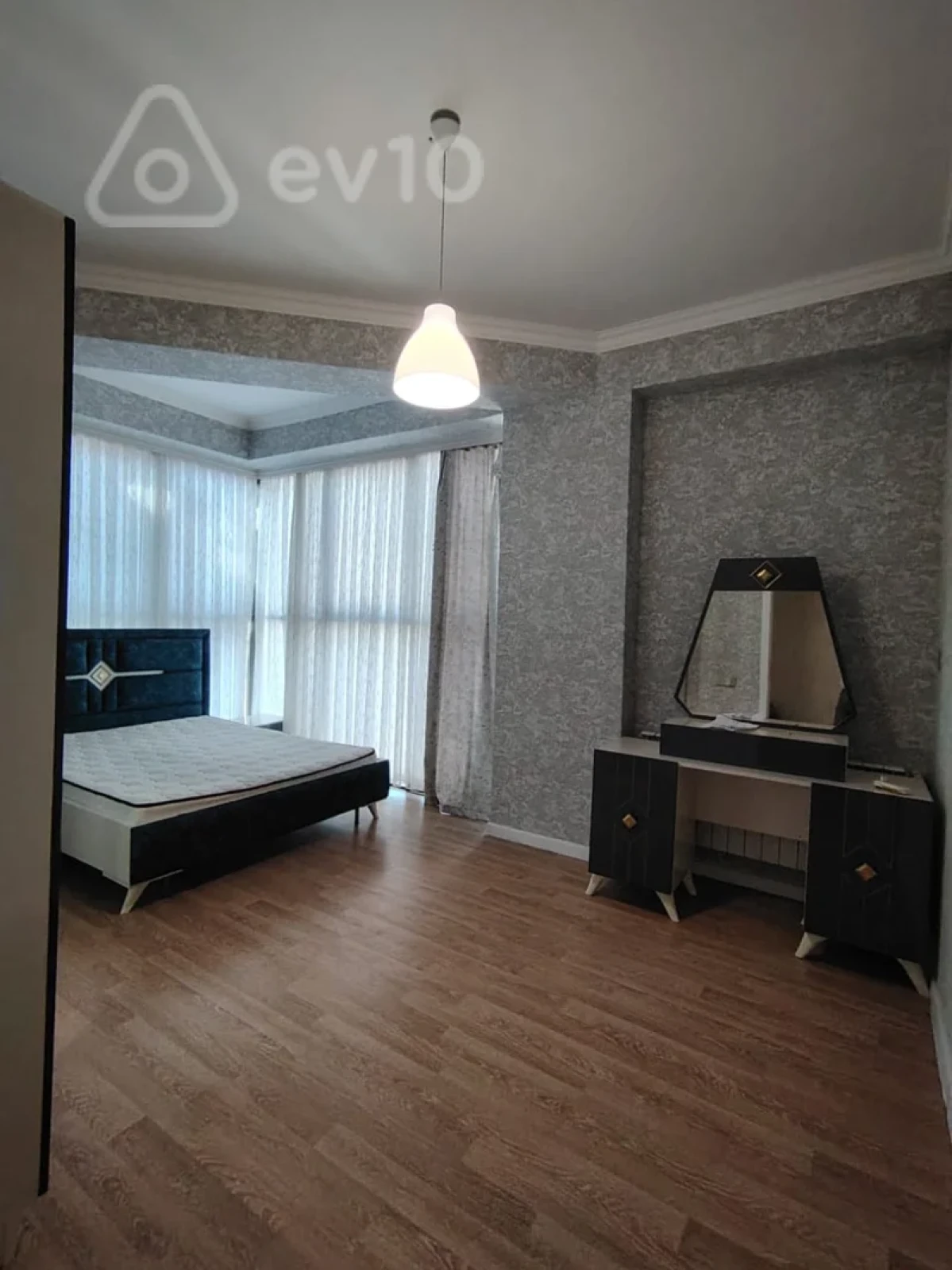 Kirayə verilir 3 otaqlı yeni tikili 105 m²