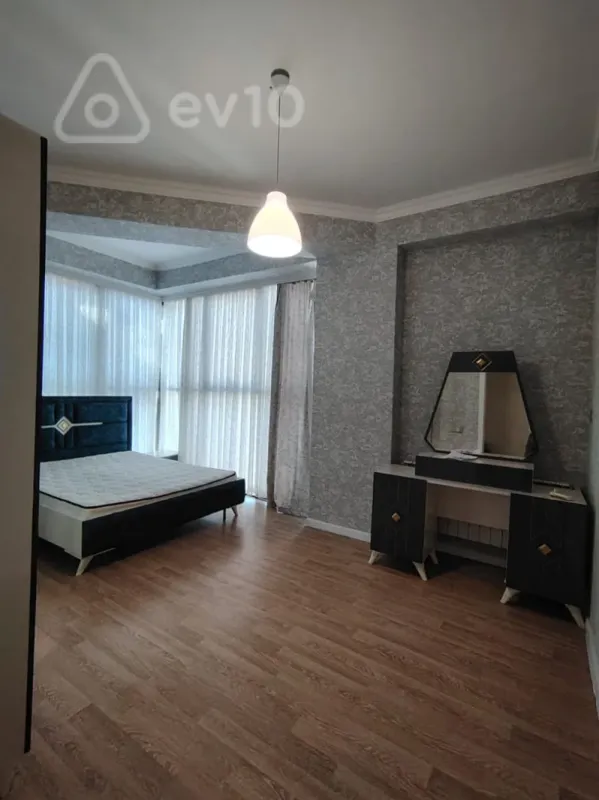 Kirayə verilir 3 otaqlı yeni tikili 105 m²