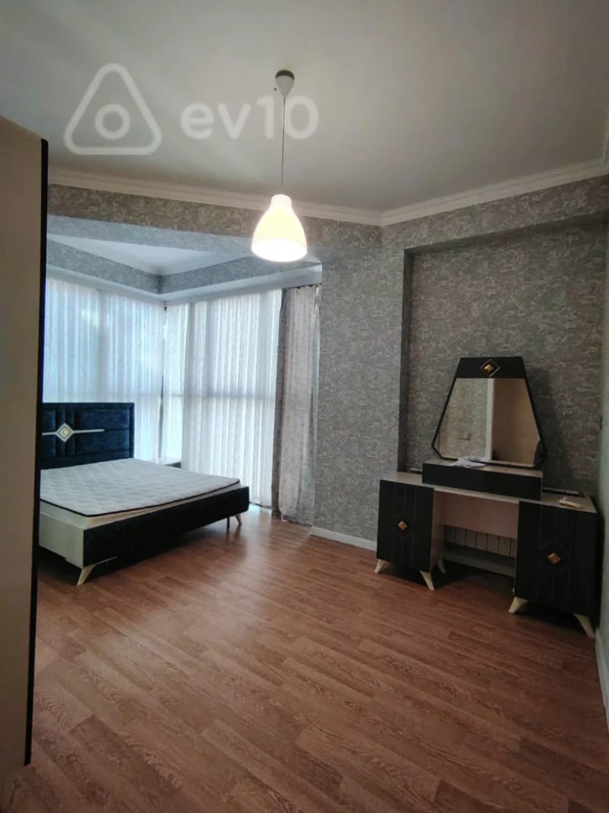 Kirayə verilir 3 otaqlı yeni tikili 105 m²