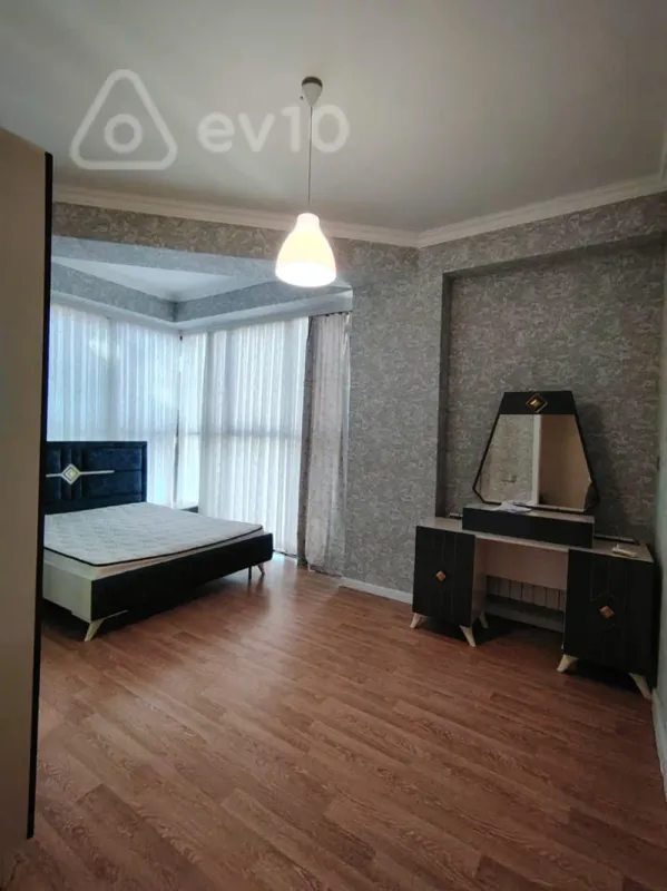 Kirayə verilir 3 otaqlı yeni tikili 105 m²