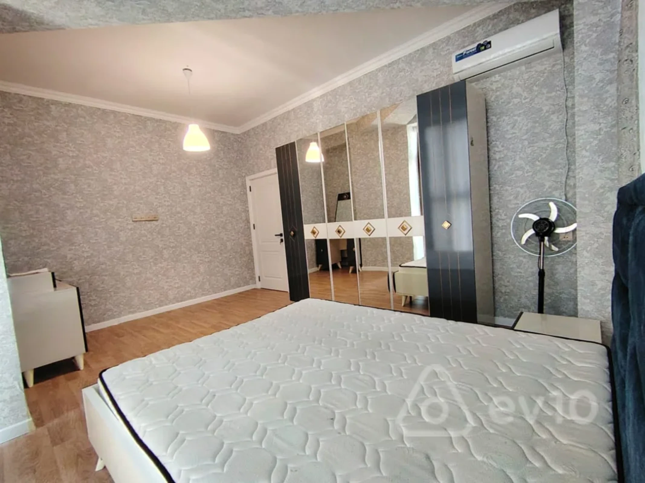 Kirayə verilir 3 otaqlı yeni tikili 105 m²