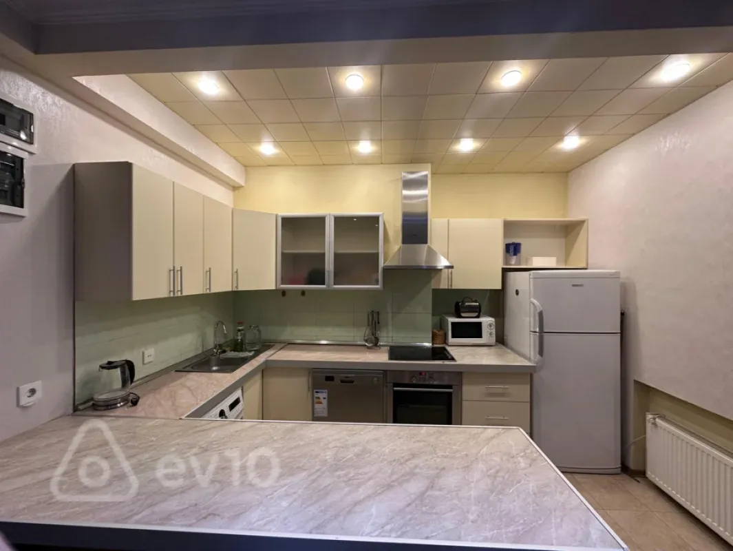 Kirayə verilir 3 otaqlı yeni tikili 110 m²