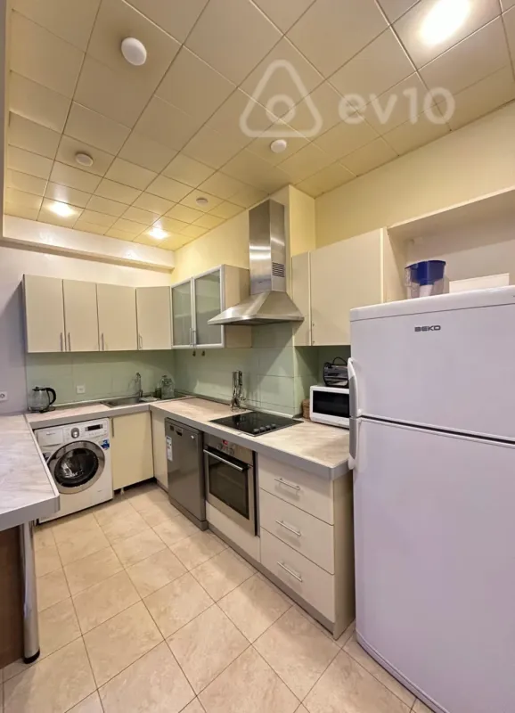 Kirayə verilir 3 otaqlı yeni tikili 110 m²