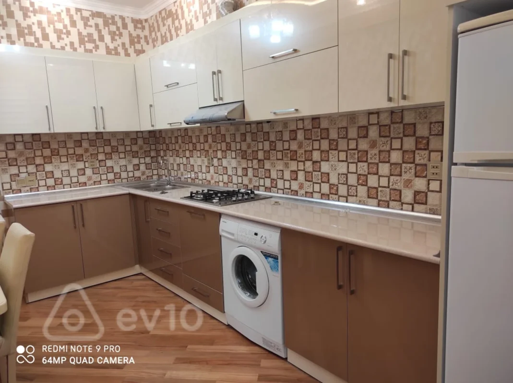 Kirayə verilir 2 otaqlı yeni tikili 75 m²