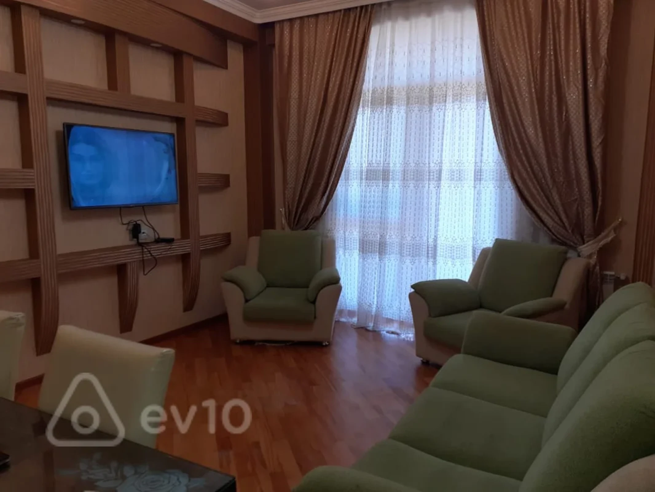 Kirayə verilir 2 otaqlı yeni tikili 75 m²