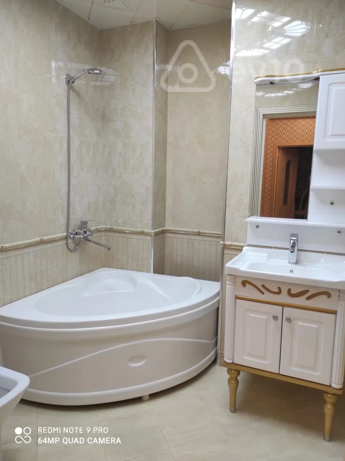 Kirayə verilir 2 otaqlı yeni tikili 75 m²