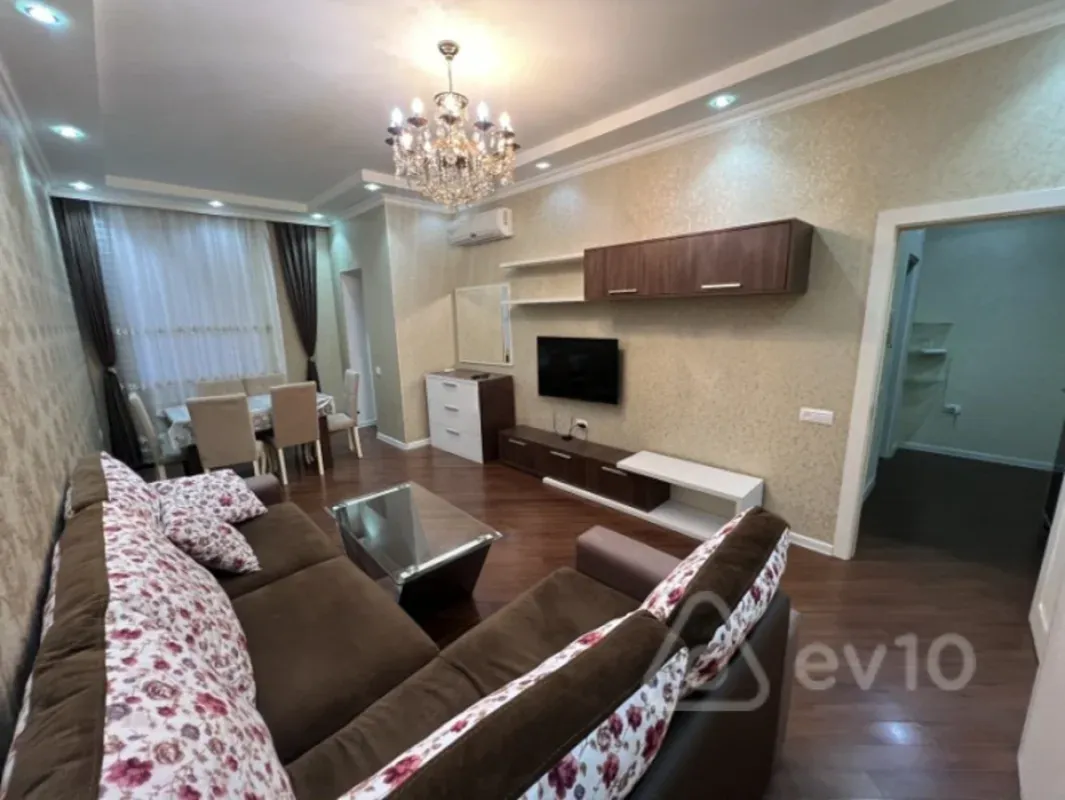 Kirayə verilir 2 otaqlı yeni tikili 80 m²