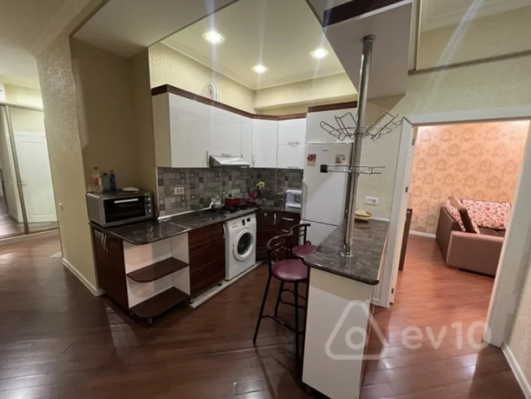 Kirayə verilir 2 otaqlı yeni tikili 80 m²