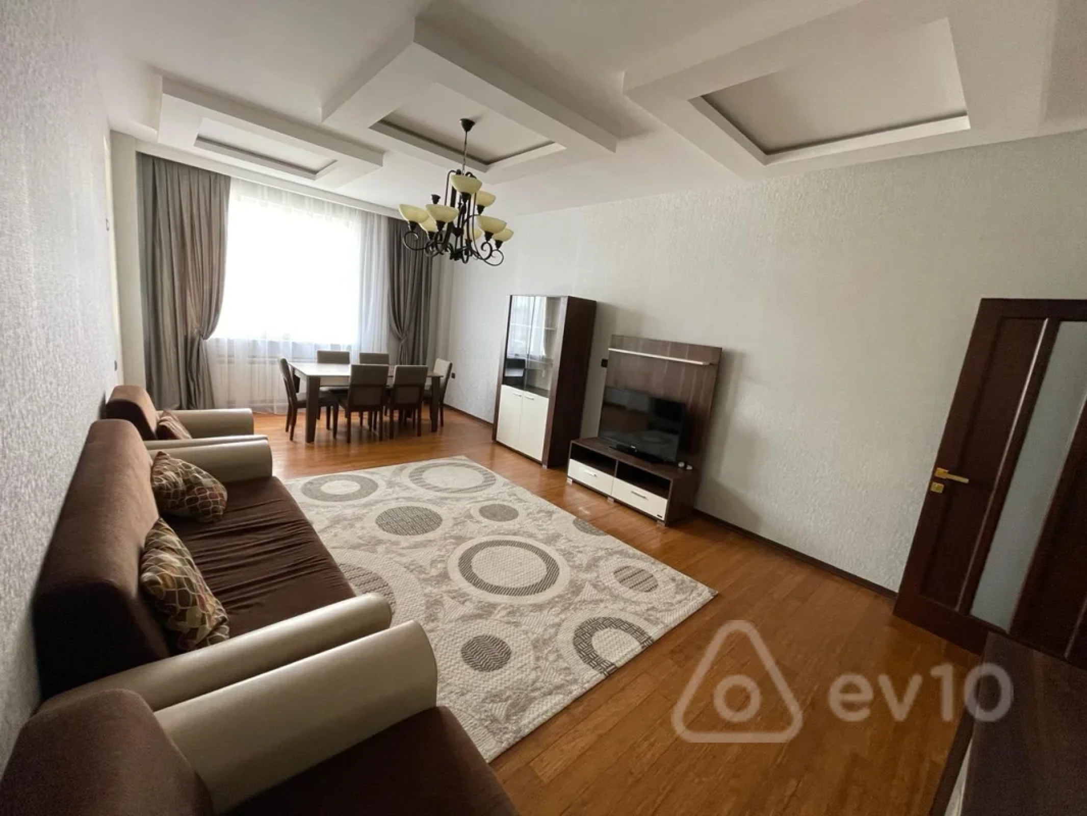 Kirayə verilir 3 otaqlı yeni tikili 150 m²