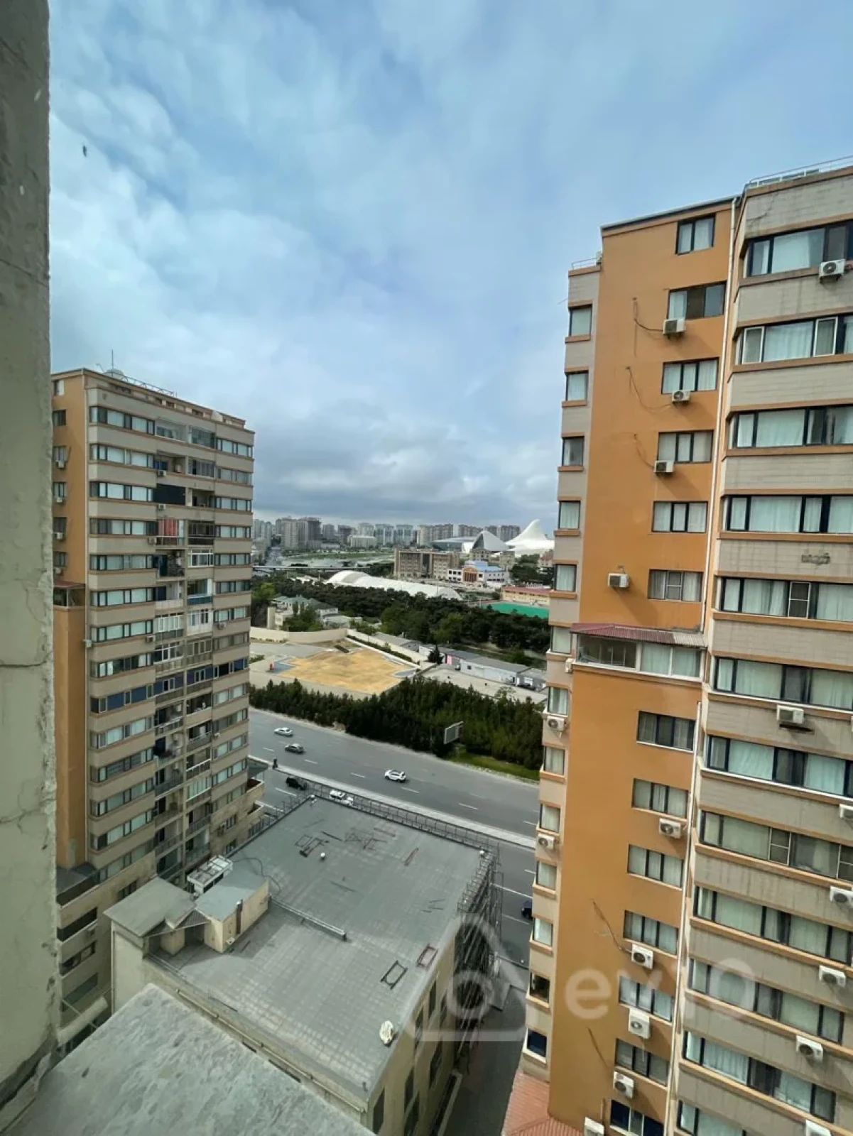 Kirayə verilir 3 otaqlı yeni tikili 150 m²