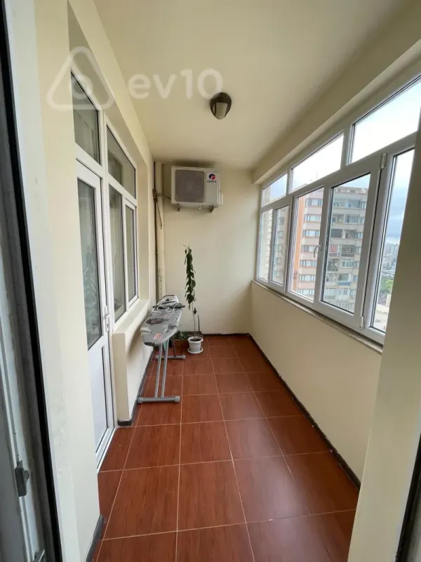 Kirayə verilir 3 otaqlı yeni tikili 150 m²