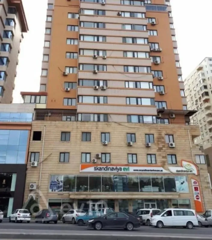 Kirayə verilir 3 otaqlı yeni tikili 150 m²