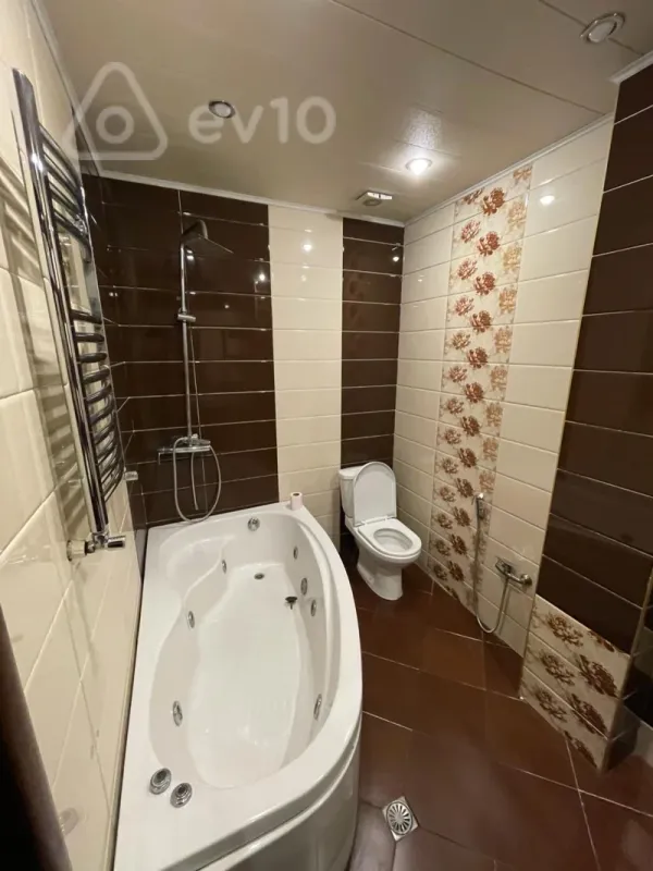 Kirayə verilir 3 otaqlı yeni tikili 150 m²