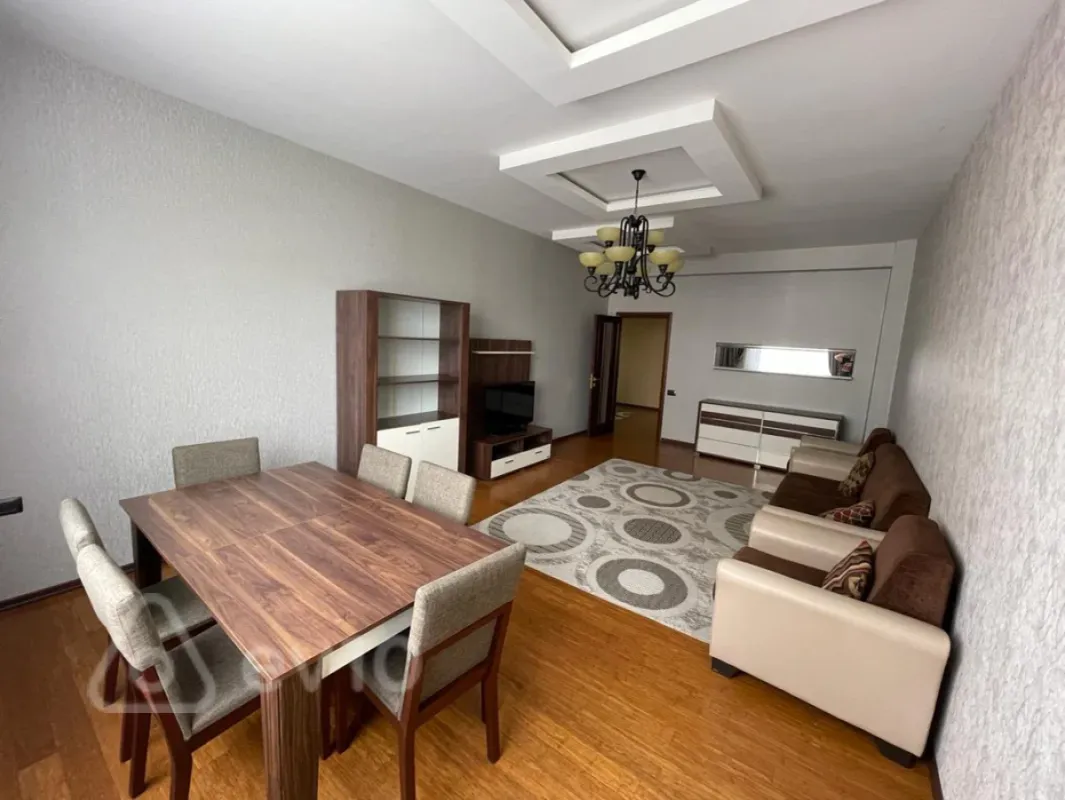 Kirayə verilir 3 otaqlı yeni tikili 150 m²