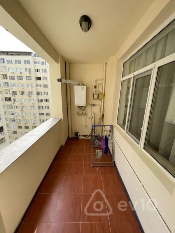 Kirayə verilir 3 otaqlı yeni tikili 150 m²