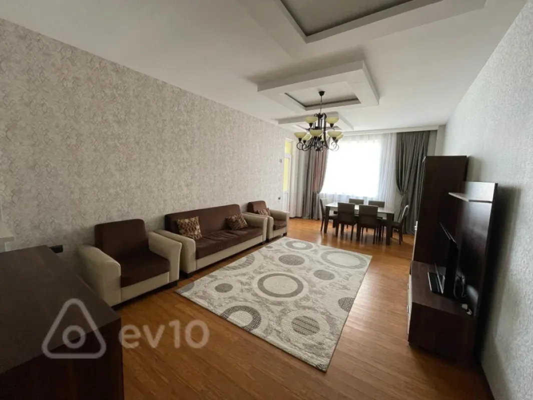 Kirayə verilir 3 otaqlı yeni tikili 150 m²
