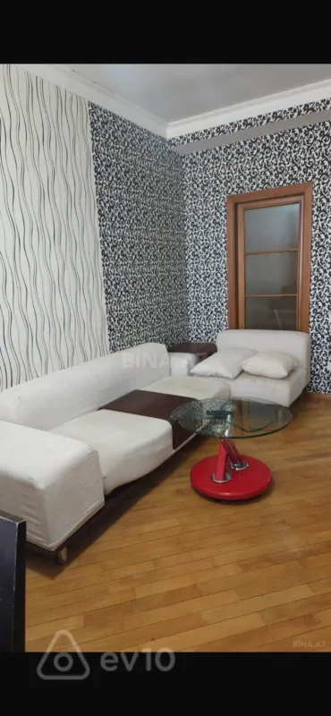 Kirayə verilir 2 otaqlı yeni tikili 70 m²