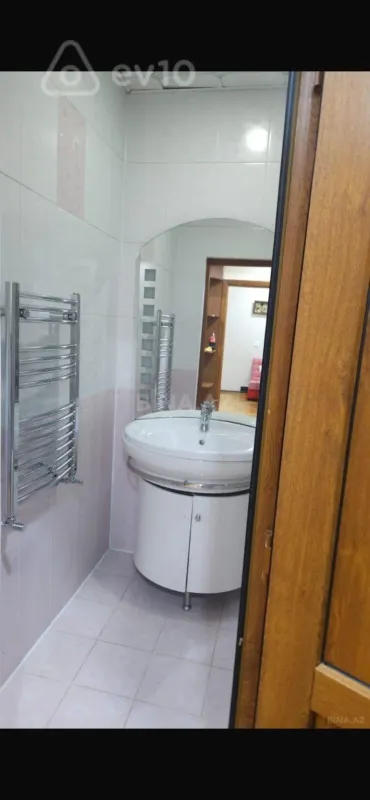 Kirayə verilir 2 otaqlı yeni tikili 70 m²