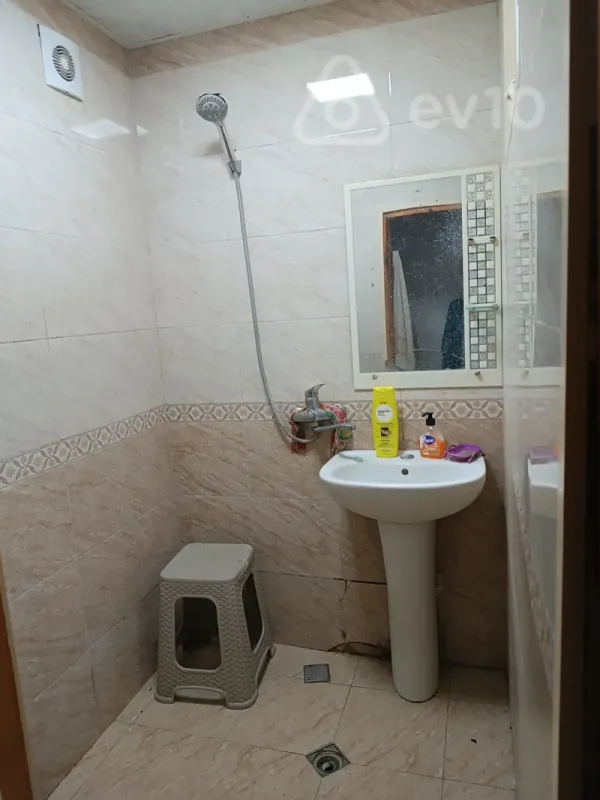 Kirayə verilir 2 otaqlı köhnə tikili 46 m²