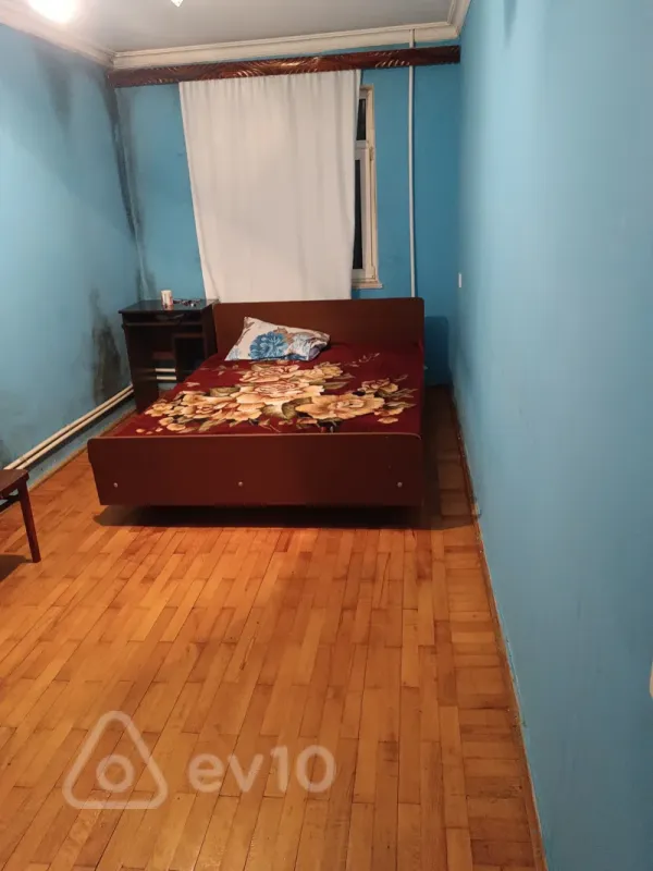 Kirayə verilir 2 otaqlı köhnə tikili 46 m²