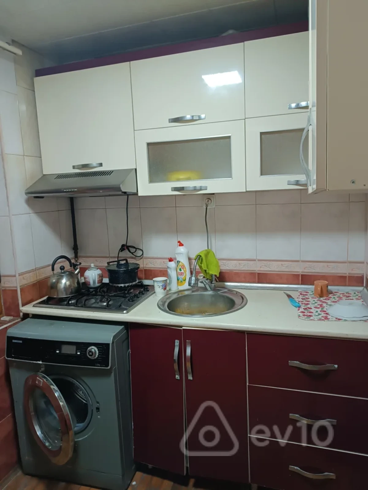 Kirayə verilir 2 otaqlı köhnə tikili 46 m²