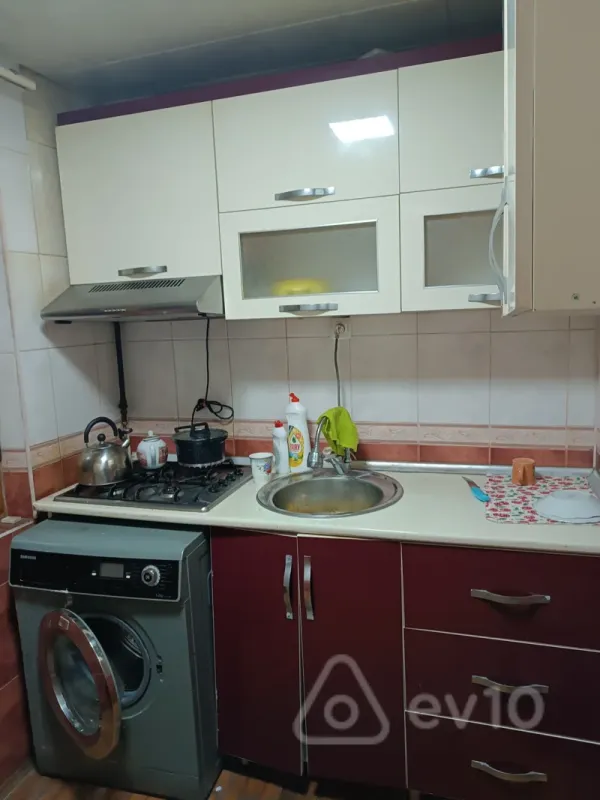 Kirayə verilir 2 otaqlı köhnə tikili 46 m²
