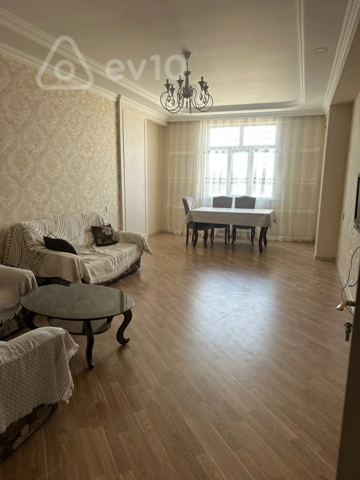 Kirayə verilir 2 otaqlı yeni tikili 106 m²
