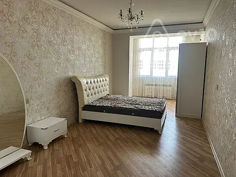 Kirayə verilir 2 otaqlı yeni tikili 106 m²