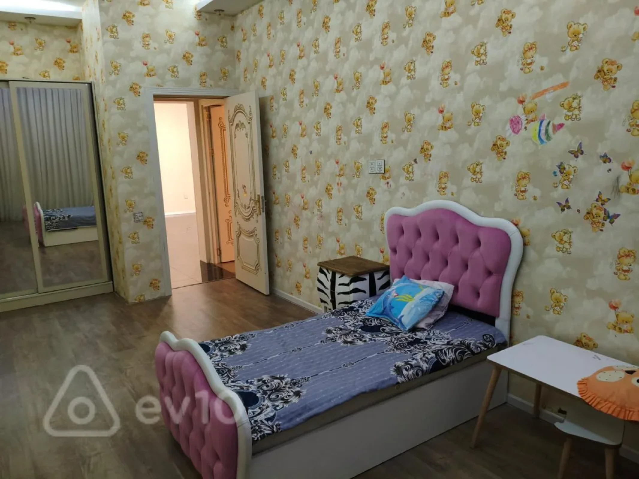 Kirayə verilir 3 otaqlı yeni tikili 114 m²