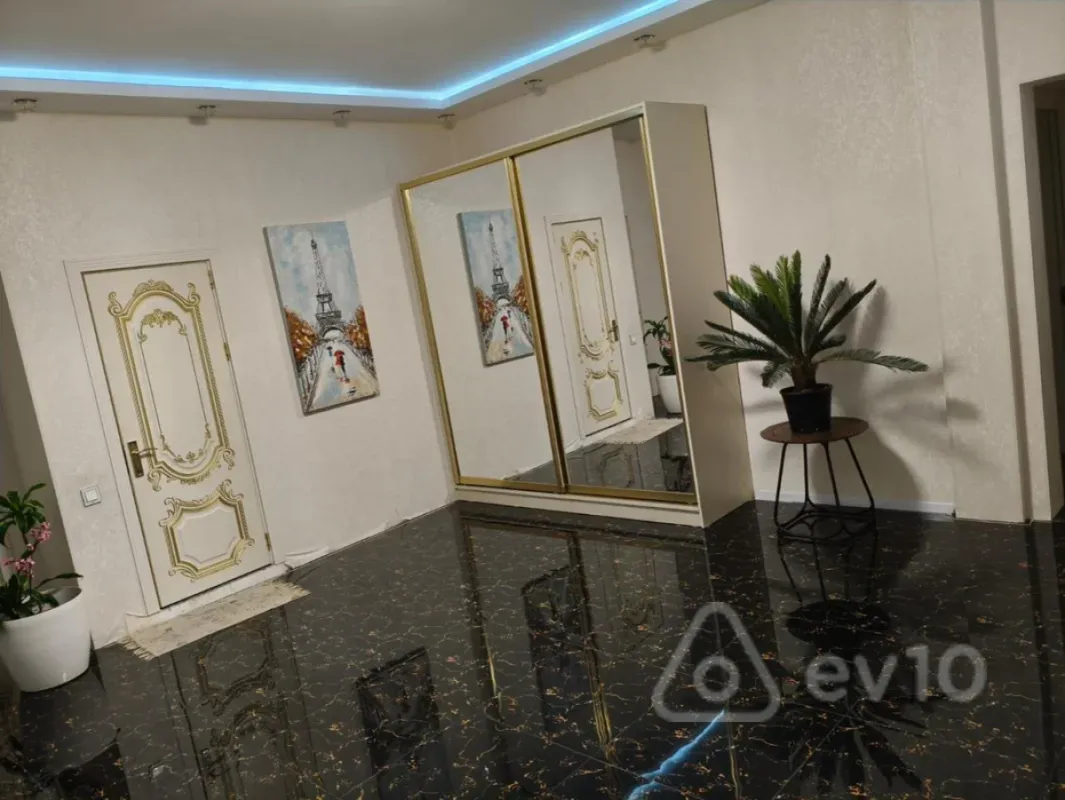 Kirayə verilir 3 otaqlı yeni tikili 114 m²