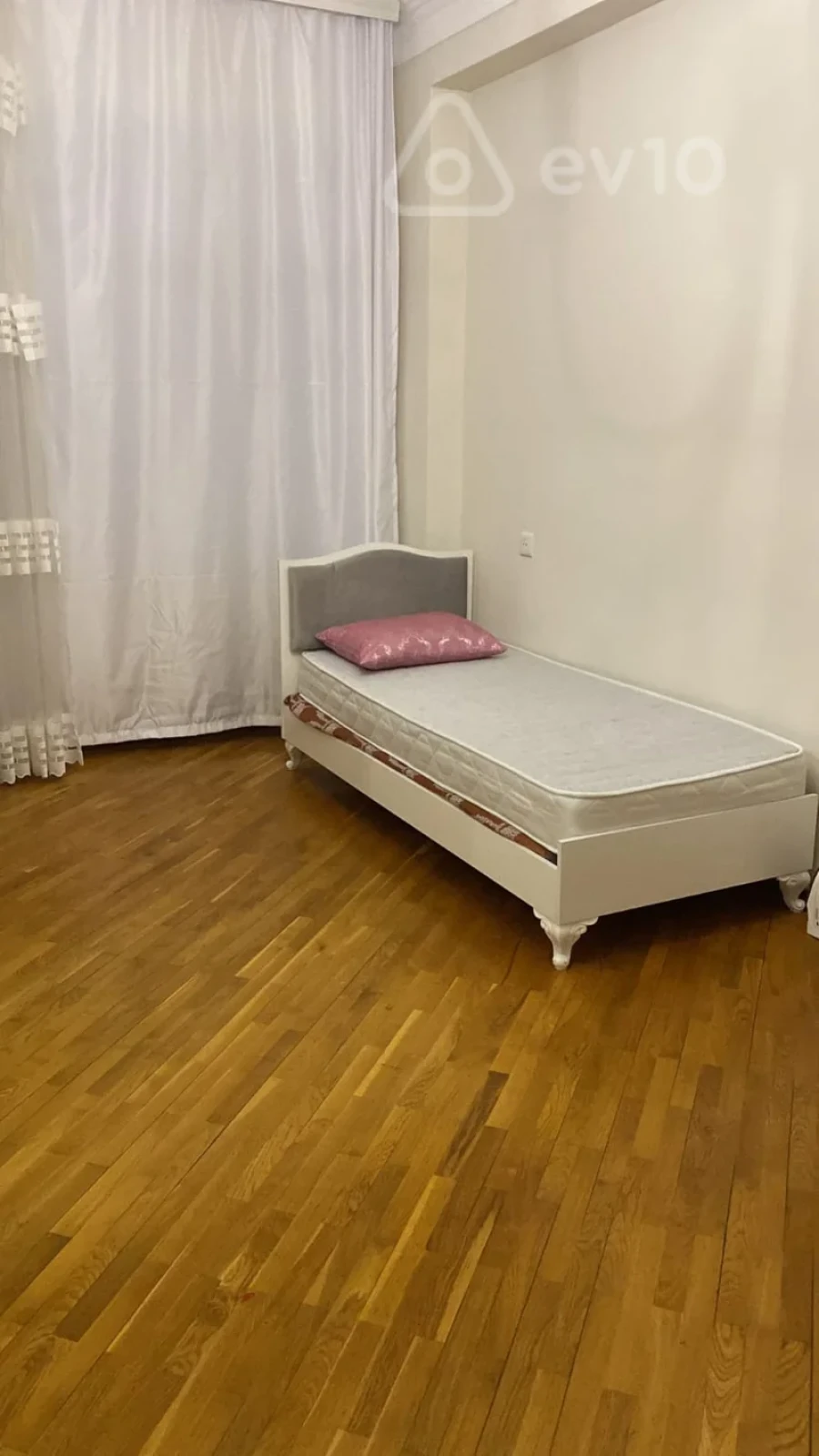 Kirayə verilir 3 otaqlı yeni tikili 110 m²