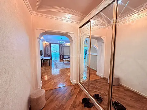 Kirayə verilir 3 otaqlı yeni tikili 120 m²