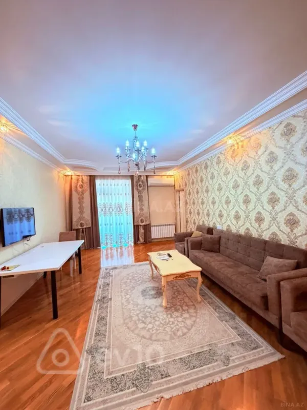 Kirayə verilir 3 otaqlı yeni tikili 120 m²